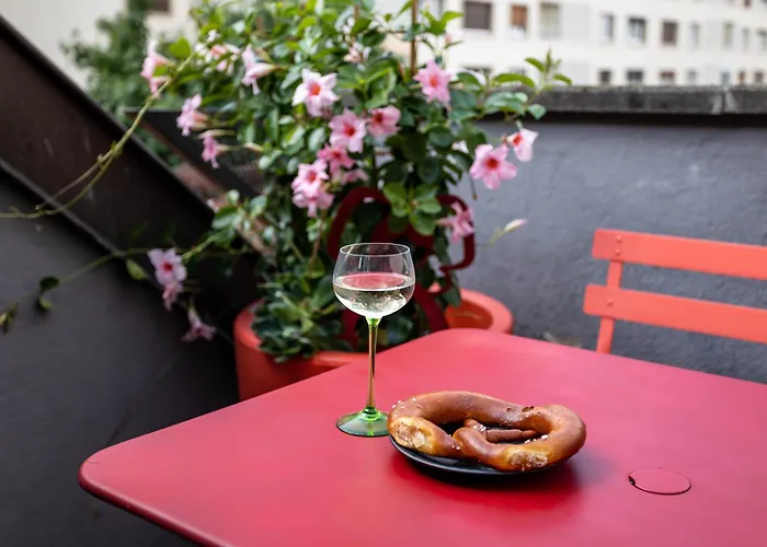Le Balcon Fleuri Centre Robertsau Tram Jardiniers